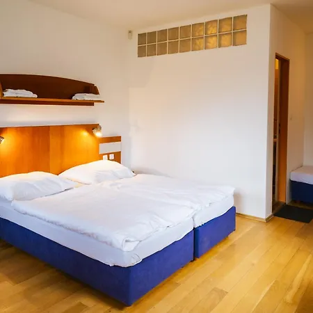 Hotel Oaza 3*